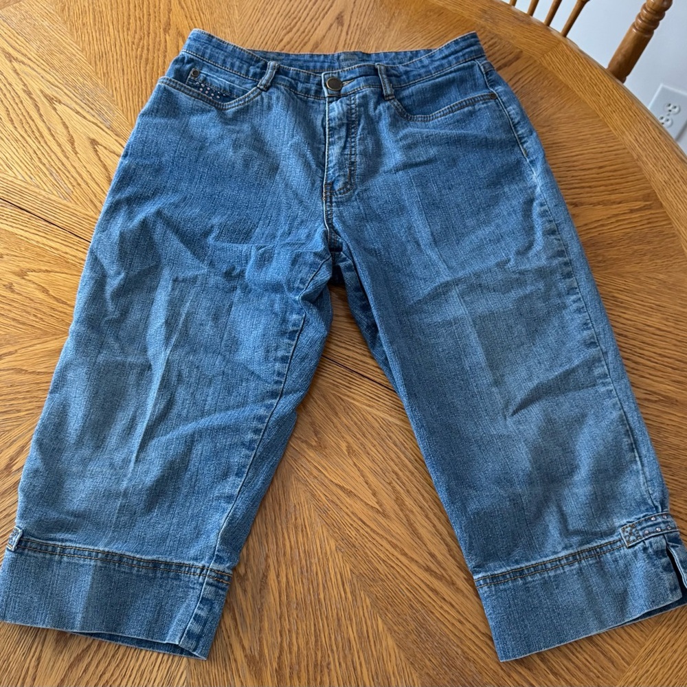 Savanna Moon Denim Blue Jeans cropped capri pants 26” waist 11” inseam 10Petite